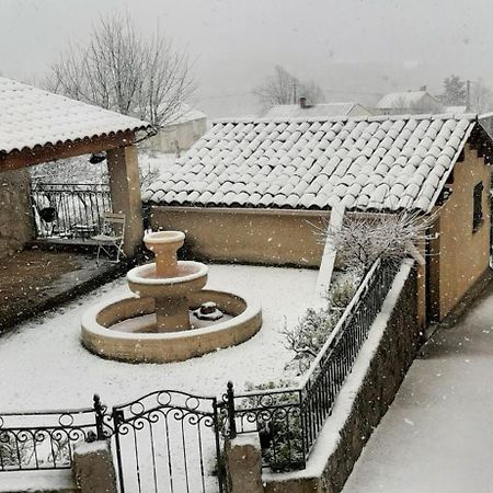 Gite La Foux De Peyroules Exterior foto